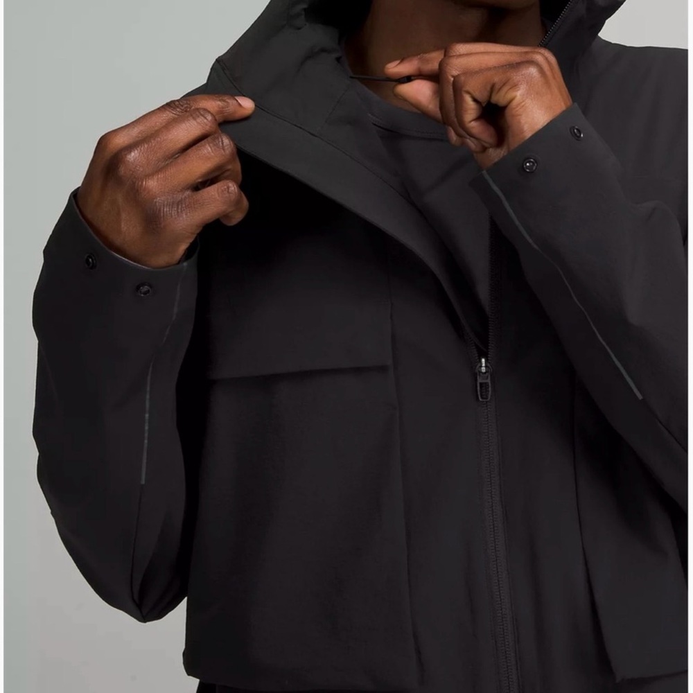 Lululemon men’s stretch cargo jacket - Picture 3 of 5